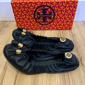 Tory Burch Elastic ballet flats w/ box